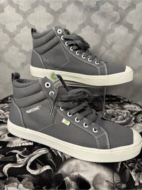 Cariuma OCA Pantone High-Top Canvas Sneakers in Charcoal Gray